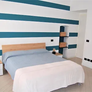appartamento-del-porticciolo.hotelitalianriviera.com/